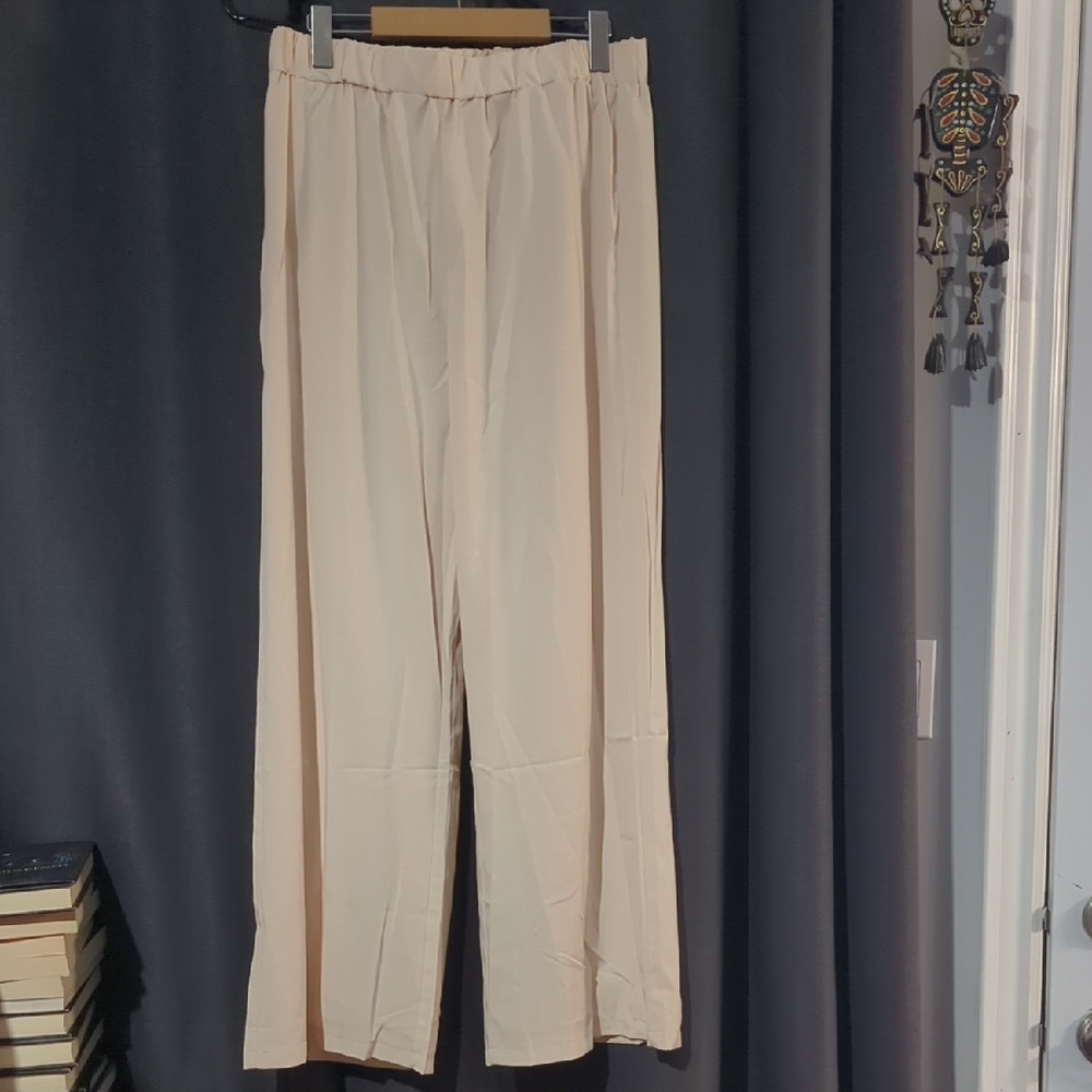 Elegant Cream Women's Top - Picture 2 of 2